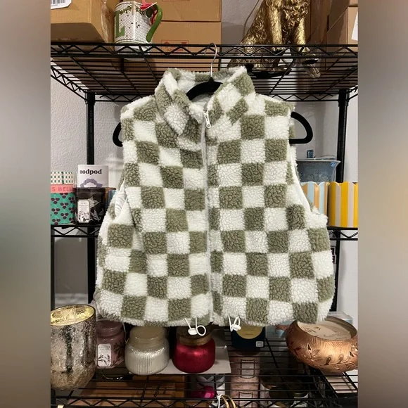 Boutique Sherpa Vest, SMALL VEUC - Picture 2 of 3